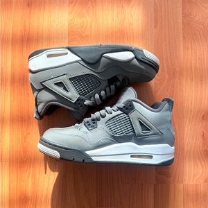 Grey retro 4’s